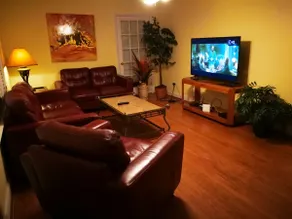 Quiet & spacious brick home near Augusta national - Image 3