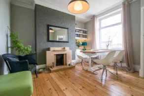 Light & airy 2 bed Victorian house with character - Image 5