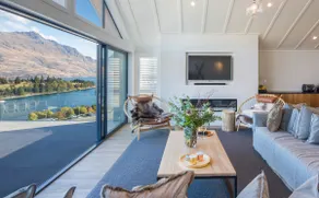 Kahurangi Luxury Holiday Home by MajorDomo - Image 2