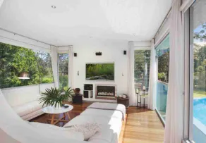 Colenso Luxury Home, Perfect for Friends & Family - Image 2