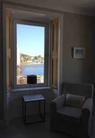 Tarbert large, bright, 4 bedroom flat with harbour views - Image 4
