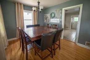 Spacious Downtown Home - Image 3