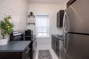 Spotless Federal Hill flat in a Victorian Mansion - Image 2