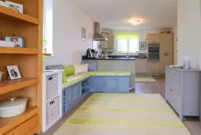 MODERN HOLIDAY HOME central St Merryn - Image 3