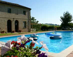 Villa restaurada bonita com piscina e vistas magníficas - Image 2