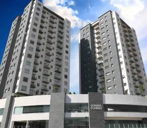 Luxurious Apartment on the 17th Floor - Image 4