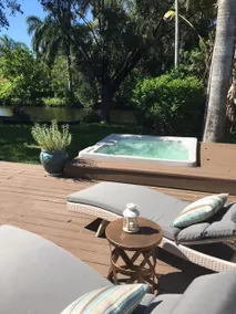 Tropical RiverHouse w/Spa & Deck - Image 3