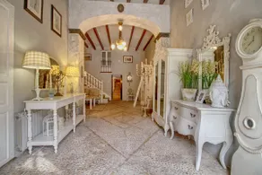 Stunning, romantic 1 Bedroom Property With Terrace - Image 4