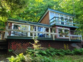 Rustic & Private Cottage. Quiet Lake. Sleeps 9. - Image 2