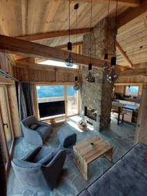 Exclusive Mountain Chalet with Hot Tub & Sauna - Image 5