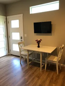 Beautiful New Private Guest Suite, Private Entry - Image 4