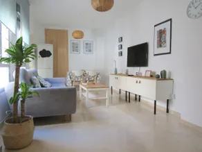 HOMEABOUT LA MERCED PENTHOUSE 20 (4BR 2BT) - Image 2