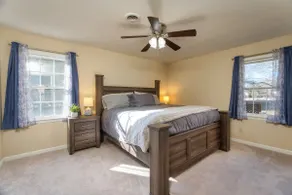 Near SHAW, Pet Friendly, Big Fenced Yard, King Bed - Image 4