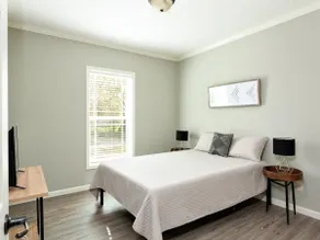 Upscale Duplex Getaway for 4 near Madison - Image 4