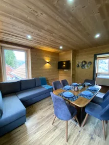 Maple Cottage & Private Jacuzzi - Image 3