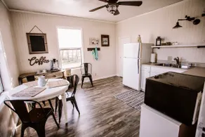 Hazelnut Loop - Full Apartment - Image 2