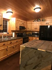 VT MOUNTAIN LOG CABIN, CLOSE TO KILLINGTON/PICO - Image 2