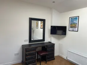 Golfers dream Guest suite with onsite golf studio available for booking by guests - Image 4