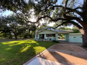 Victorian 1920s 5 bdrm w/ Pool, antiquer’s dream - Image 3