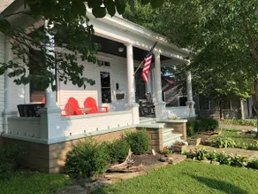 Grant Cottage, historic & charming Ohio River home - Image 2