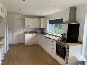 3 Bedroom Detached House, Treborth, North Wales - Image 4