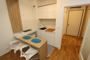 Riviera - unique studio with fast WiFi and parking - Image 4