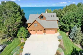 Norske-Haagen Lodge, Lakefront Luxury Log Home - Image 2