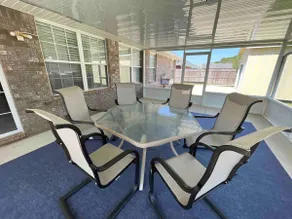 Spacious 6BR Home Perfect for Large Family Getaway - Image 3