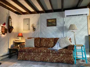 Cozy and Peacefull Cottage, 5 Min to EBT Railroad - Image 4