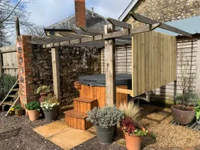 Beautiful Barn, hot tub, 2-4 people, en-suite - Image 3