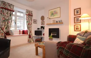 Cosy mews cottage nr Cathedral with parking - Image 2