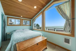 ArchRockVIEWS, contemporary light filled Cottage - Image 2