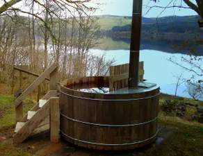 Sloy cabin, with wood fired hot tub - Image 2