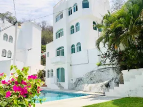 Family Getaway Near the Beach, A/C, Pool and BBQ - Image 2