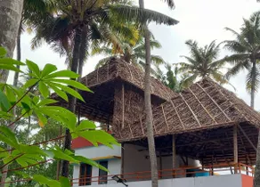 Cheerful 3-bedroom with beach view. - Image 2