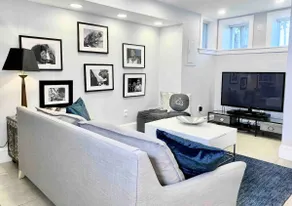 Modern garden Apt in jazz saxophonist's home - Image 3