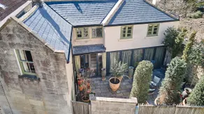 Oppulent Lansdown Crescent Mews House with Free parking - Pass the Keys - Image 2