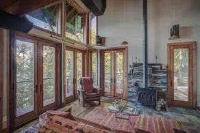 Romantic Four Season Retreat Private Lakefront Gem - Image 4