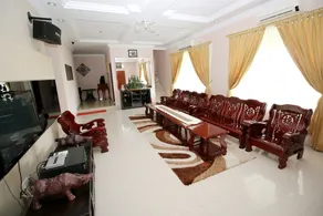Batam Spacious Villa, 5BR up to 20pax, FREE WIFI - Image 2