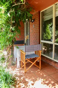 Relaxing poolside house in prime beach location - Image 5