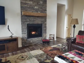 Sequoia Mtn Home-TOP 1%- Pups-1/2 acre-Views - Image 3