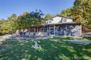 Large home on a flat lot. Private dock and ramp - Image 3