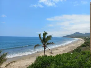 Beautiful beach with pool, views and good wifi - Image 2