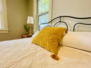 ✨ Cobblestone Cottage, 4 bedroom,centrally located - Image 3