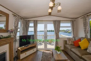 LAKESIDE 3-bedroom holiday home with HOT TUB - Image 2