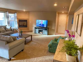 Spacious Cozy Walkout Basement. - Image 2