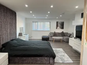 Penthouse Style Luxury 2 Bedroom House has Hot-Tub, extra fees apply - Image 3