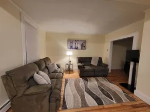 Center of Lenox, cozy Apartment 2-bedroom - Image 2