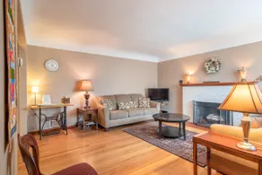 Sara's Guest House in West Vancouver - Image 2