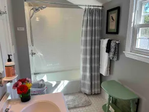 Garnot Hill: Entire 2 bedroom guest suite - Image 5